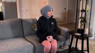 Must Watch Hijabi Pakistan Girl 
