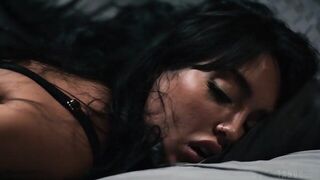 Instant Classic Dee Williams, Gal Ritchie & Vanessa Sky - Simulation — pulls you under