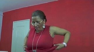 Just Dropped Sonia a mature fist for porn casting — takes satisfaction seriously