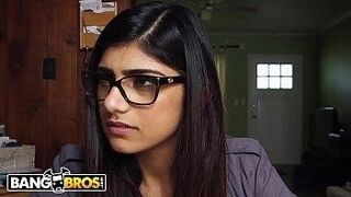 Premium Content BANGBROS - Mia Khalifa Gets The Threeway She Desires, Her Boyfriend Be Damned! — makes every second count