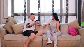 Exclusive I fuck my embarrassed brother-in-law because my husband doesn't satisfy me — follows your desire curve