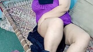 Private Pleasure desi chubby wants pussy fucking but man was not in the mood of fucking of her cunt so he finger in cunt and tits fuck — | نيك كس | lets nothing get in the way