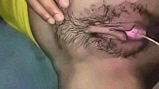 New! Spreading the beautiful girl's pussy, giving her a cock to suck until the cum filled her mouth, then still pushing the cock into her clitoris, fucking her pussy with loud moans, making her extremely aroused, she masturbated twice and cummed a lot. — 