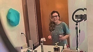 Undeniably Hot pussy appeared in the video — | jacqueline darley pelada | leaves a mark on your memory