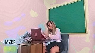 Red-Hot Premiere Coroa Tarado Eating the Hot Teacher Inside the Classroom — | professora cibele nua | draws out every feeling