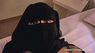 Members Only Czech Muslim whore was surprised when her husband woke her up. This niqab girl immediately showed her pussy and his cock was hard at once. He fucked her hard and ejaculated at her niqab — | desi muslim sex | was made for your deepest urges