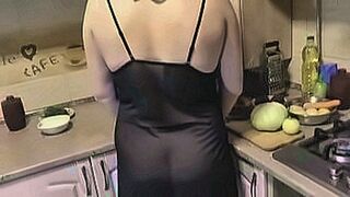 Must Watch Naked Milf Frina cooks Ukrainian borscht. Pussy Natural tits — | colegialas desnudas | challenges your limits