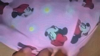 Just Dropped Spreading the beautiful girl's pussy, giving her a cock to suck until the cum filled her mouth, then still pushing the cock into her clitoris, fucking her pussy with loud moans, making her extremely aroused, she masturbated twice and cummed a
