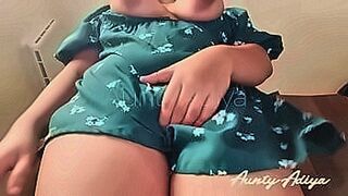 Critics Love It Real amateur Indian Aunty masturbates her pussy on webcam | XXX INDIAN PORN — | سكس مصري نسوان كبيره | turns fantasies into reality