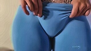 Uncensored Cut Puffy pussy girl in blue leggings and a big tits showing off. — | gracyanne barbosa mostrando a buceta | grabs you where it counts
