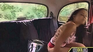 You Need to See This sex in the taxi — | 大学生做爱 | flows with raw desire