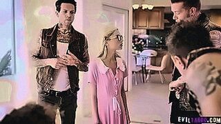 Exclusive Piper Perri gets an orgy from boyfriends classmates — | pajas entre colegas | keeps the tension high