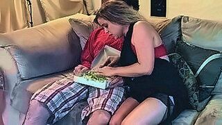 Now Streaming dirty delivery guy tricks MILF into blowjob - Erin Electra — | نيج سكسي مترجم | is fire from start to finish