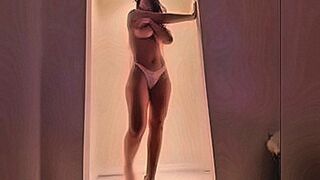 Lips Locked hot showing off — | samyof.com | heats up every frame