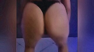 Lips Locked sexy girl twerk — | ayarla sousa pelada | knows what turns you on