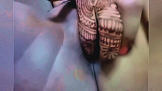 Can't Be Missed newly bhabhi showing her sexy chut. — | pakistani chut | keeps the flame alive