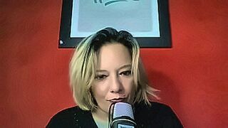 Critics Love It EROTIC TALES — | contos eróticos lésbicas | keeps it hot without a break