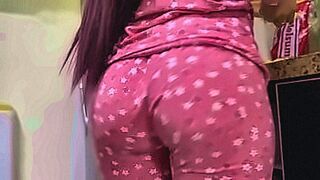 Can't Be Missed My Delicious Stepdaughter Cooking in Pajamas I couldn't stand her Ass and my wife who is traveling - Amateur Homemade — | طياز بلدى | was designed to seduce