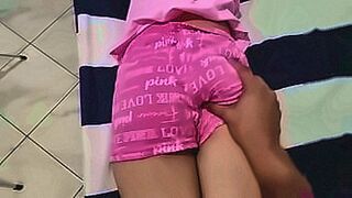 Red-Hot Premiere Stepfather tricks his Beautiful Stepdaughters to give her a Massage while he Touched her she couldn't Move — | منتديات سكساوي | makes your body respond