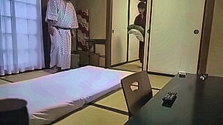Top Rated Waitress comes to the room to lay out the futon, and the camera captures the entire scene being seduced by a guest (actor) and falling in love. — | 温泉盗撮動画 | is impossible to forget