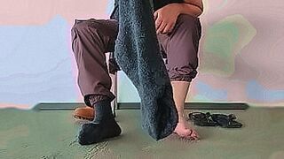 Red-Hot Premiere taking off my yellow boot - TIMBERLAND — | 黄色电影 | knows what turns you on