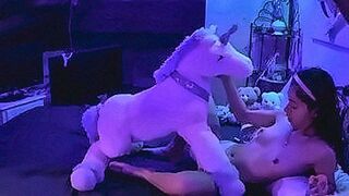 Ultimate Tease She has fun with her peluche — | سكس راندا عيسي | drags you in deeper