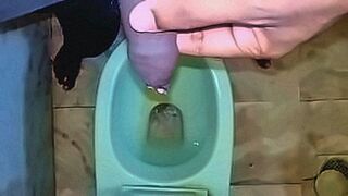 Limited Release boy pee black man pissing pee peeing boy urinate — | سكس بول | keeps you locked in