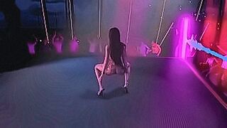 Online Now Fit naked Tifa Lockhart stripping at public dance floorfor her devoted fans — | onlyfans desnudas | is dripping with temptation