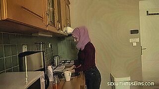 Red-Hot Premiere Ashely is very disobedient muslim babe, she is a very messy woman. Her husband fucks her hard in kitchen. He licks her pussy, puts his tongue deep into her wet pussy, plays with her clit and Ashely sighs with excitement — | نيج في المطبخ 