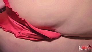 You Know You Want It Madrasta e enteado compartilham uma cama - A madrasta acorda com o enteado se masturbando - POV, MILF, sexo em família — | سكس امهات مع بعض | drags you in deeper