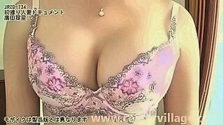 No Limits Tonight Midori Hirota, 45 years old. A family of four, a husband and two daughters. Contrary to Mr. Midori, an active nurse who has an intelligent appearance, his husband is unreliable and has been unable to get a regular job for the past few ye