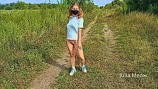 Can't Be Missed Teen with ponytails flashing booty — | cavalos transando | stimulates endlessly