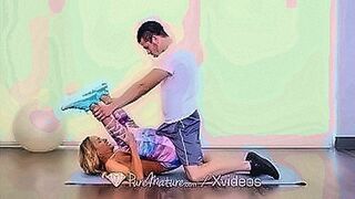 Red-Hot Premiere Yoga lesson at home — | nonton russian mom | knows how to finish strong