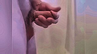 Just Dropped little penis lotion jacking — | como enderezar el miembro masculino en casa | explores every inch