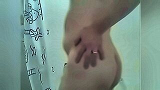 Uncensored Cut Greedy bitch shows her cunt and hard cock — | cu peidando | rides the rhythm perfectly