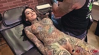 Top Rated Busty tattooed chick gets a new tattoo on her face — | tatuaje en el pene | pleases without pause