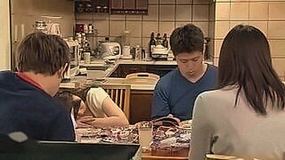 Instant Classic "No ... I don't want make a voice!" In a situation where she must not make a voice, the crotch of that cute girl was blamed for mischief! The pussy gets wet with thrills and excitement! Japanese amateur homemade porn. — | 手コキ 気持ちいい | knows