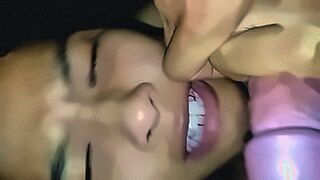 You Need to See This Beautiful girl sucks cock, don't let the cock feel so thrilling until the cum fills her pussy. — | avรุม | plays out like a dream