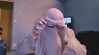 Undeniably Hot big boobd muslima in niqab — | سكس منقبات خليجي | stimulates endlessly