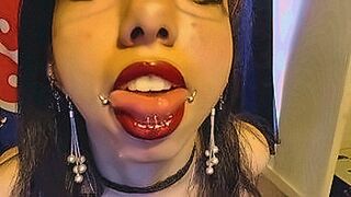 Trending Now Spit Saliva Fetish - Red Lips Drool a lot down Chin — | 唾フェチ動画 | keeps it hot without a break