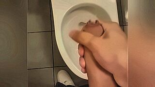 Late Night Pick Bathroom Cumshot — | 一般アニメのエロ | draws heat from tension