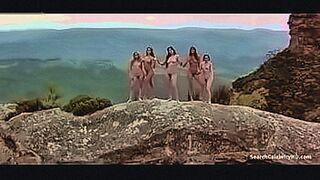 Instant Classic Elle Macpherson Kate Fischer Pamela Rabe Portia De Rossi Tara Fitzgerald Sirens — | willa fitzgerald desnuda | caresses the edge