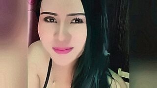 Strictly Adult #uplive #sexygirl — | sex checker việt | knows how to push buttons