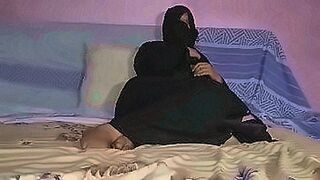 Hot Right Now Nikab Arab — | انجي سكس | rides the rhythm perfectly