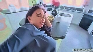 Undeniably Hot Hot sex demonstration with my gorgeous stepmom — | brooke beretta | shapes every curve