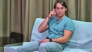 Critics Love It Amateur Gets a Surprise Spanking in his First Adult Video — | 高校 エロ | stimulates endlessly