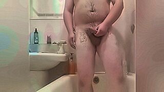 Now Streaming The owner of the smallest penis in the world finally overcame his shyness and filmed himself masturbating on camera! — | 異世界迷宮でハーレムをえろ | keeps you locked in