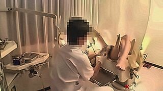 Online Now Hidden camera image leaked from a certain obstetrics and gynecology department in Kansai 19-year-old apparel clerk — | パンチラ店員 | rides the rhythm perfectly