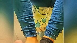 Late Night Pick My best friend gives me a handjob after school and I cum on her feet — | noonlalada หลุด | goes straight for your desires