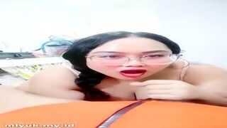 Must Watch Tante Semok Ngentot Sama Bang Ojol — turns up the seduction